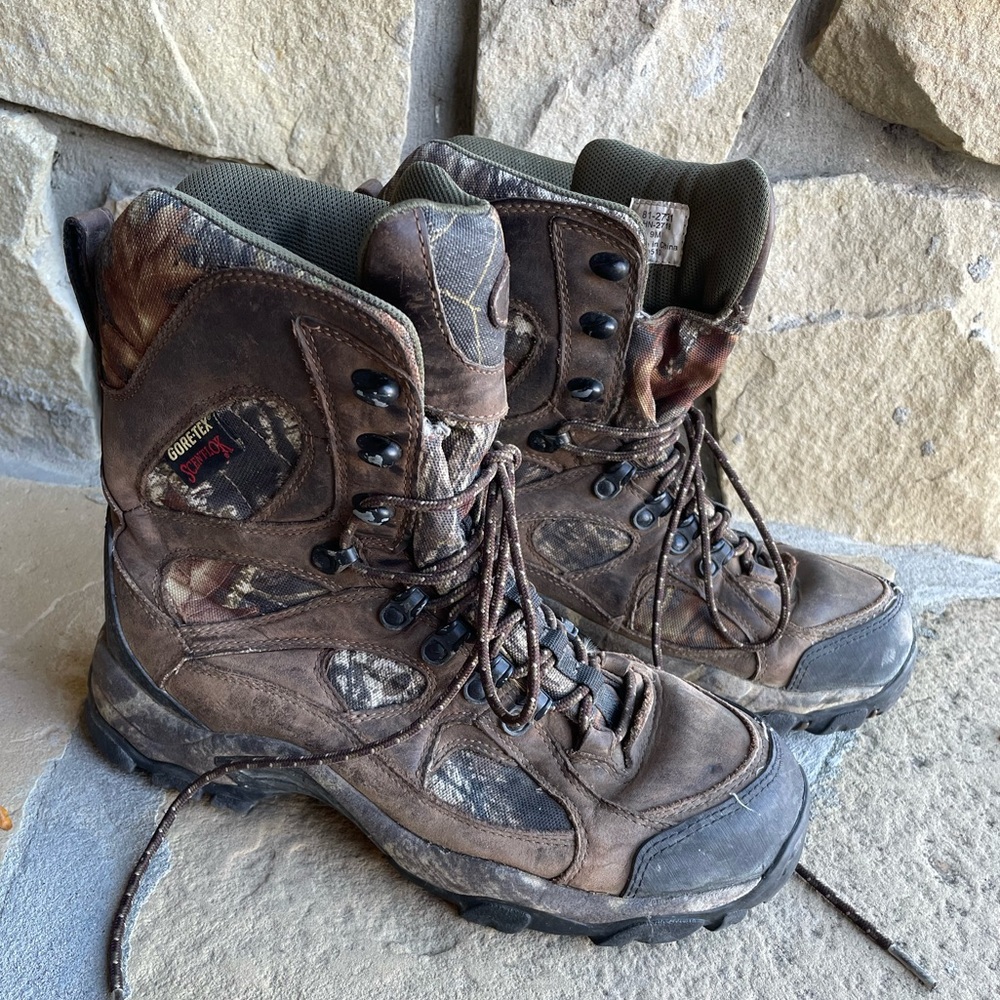 Cabela’s Gore-Tex  realtree leather lace up hunting boots